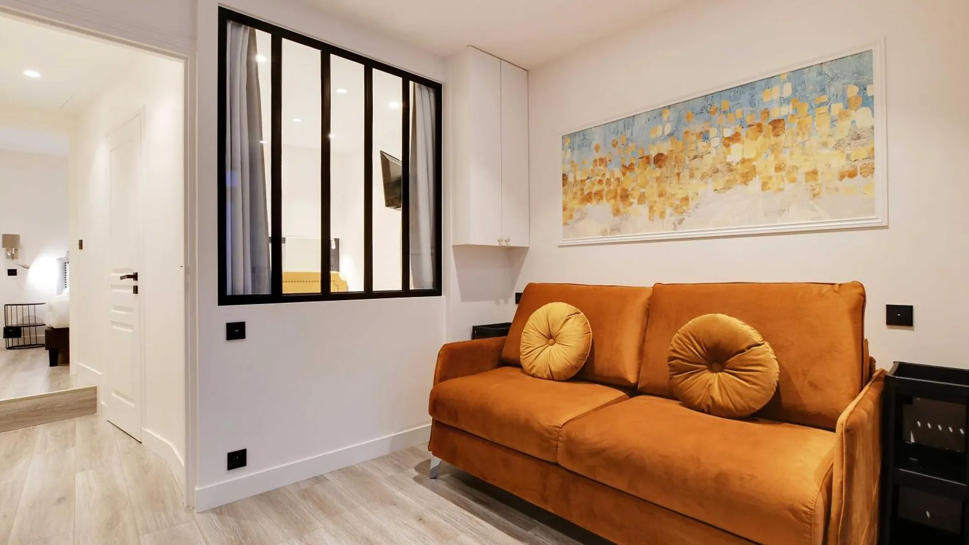Modern - 2br-6p - Marais Apartment